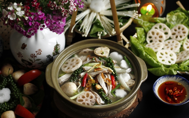 Lẩu Bao Tử Hầm Tiêu Xanh