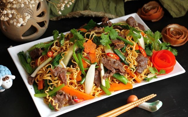 Mì Xào Bò