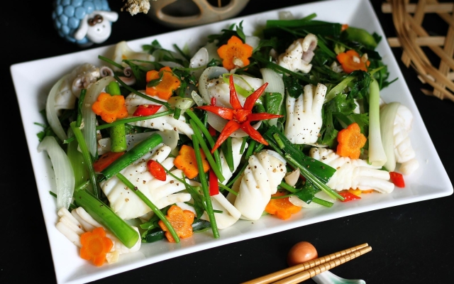 Mực Lá Xào Cần Cà