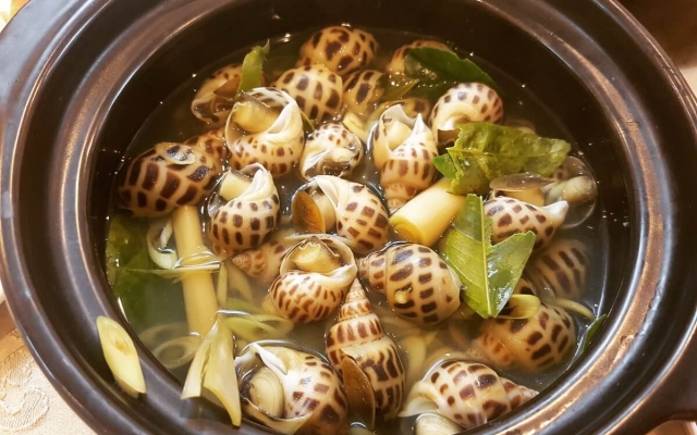 Ốc Hương Hấp Gừng/ Sả