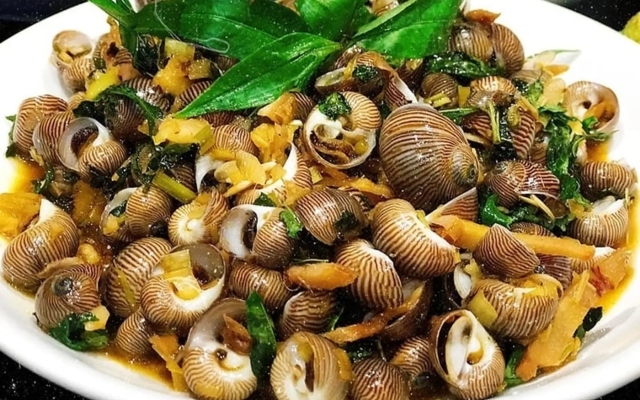 Ốc Mỡ Um Hành Tiêu