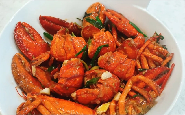 Tôm Hùm Rang Me